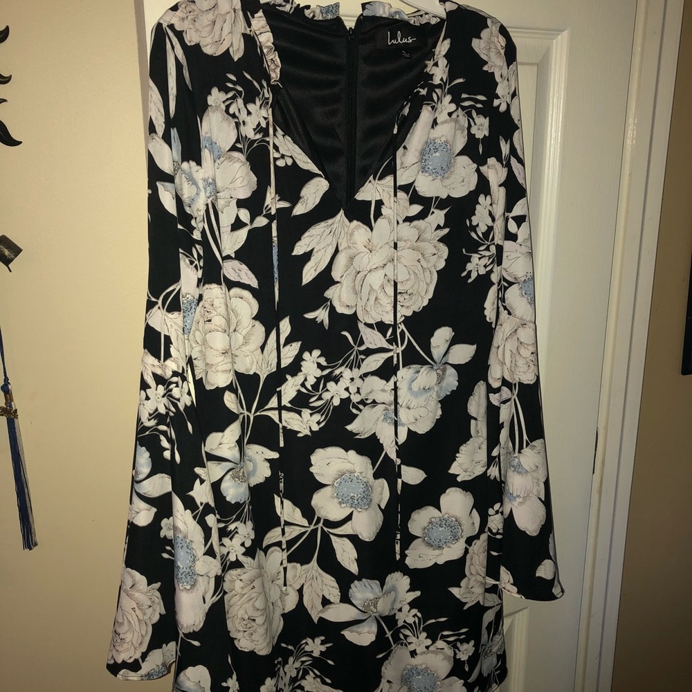 LULUS DRESS long sleeve